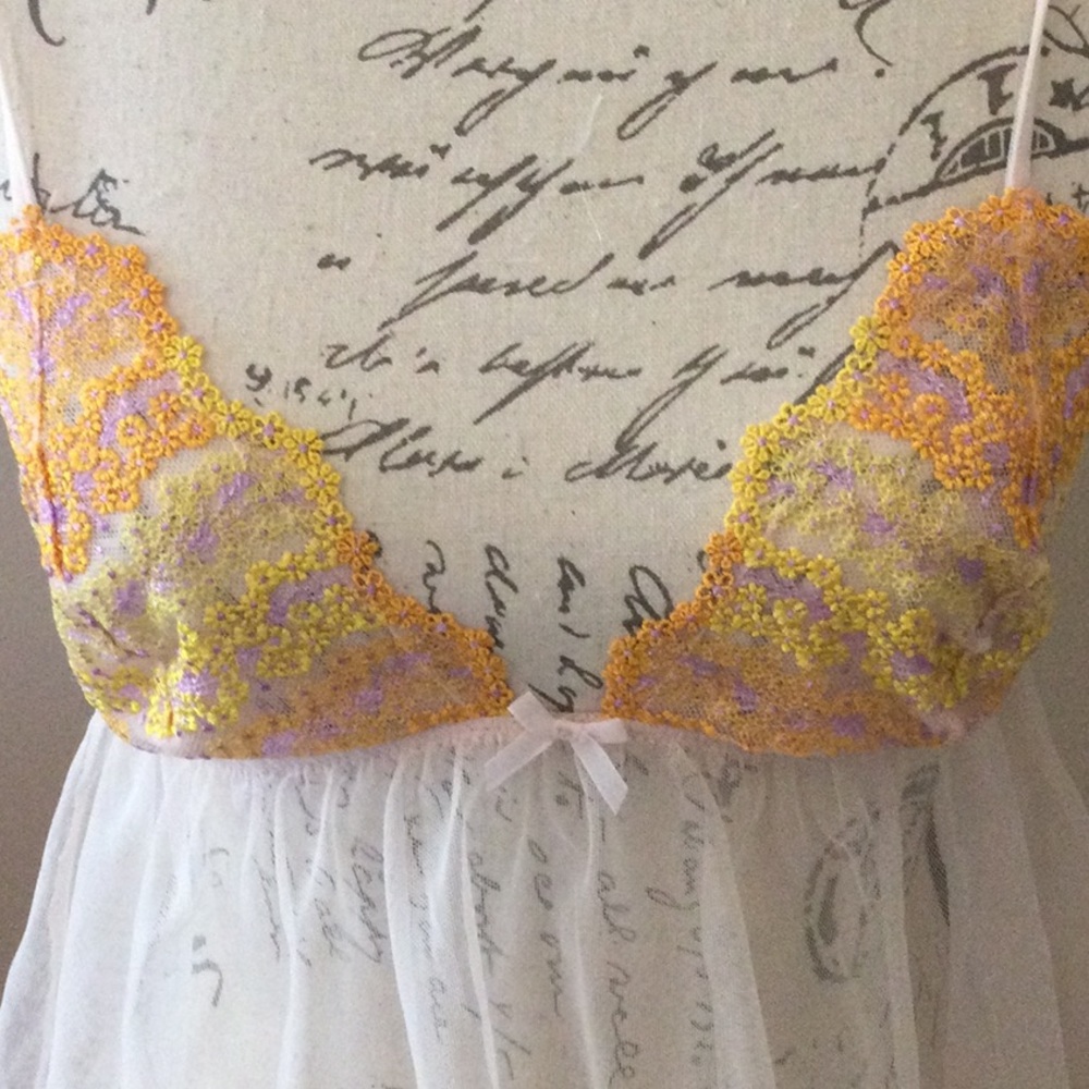 Beautiful Babydoll Nighty - Picture 2 of 4
